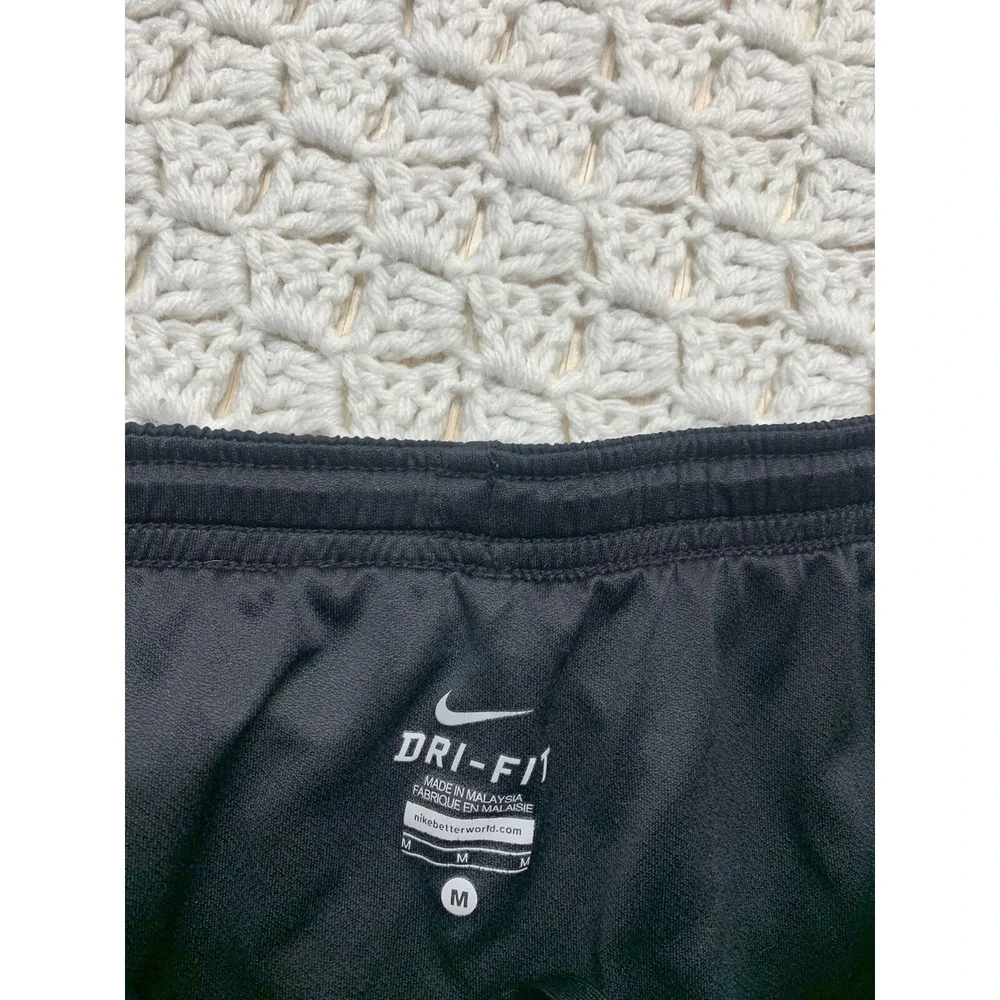 Nike Shorts Womens Size‎ M Black Athletic Running/Training  Gym Dri Fit